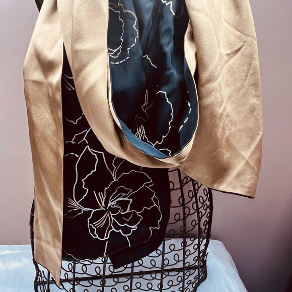 Elegant Vintage Black & Gold Silk Scarf – Adrienne Vittadini - Picture 6 of 14